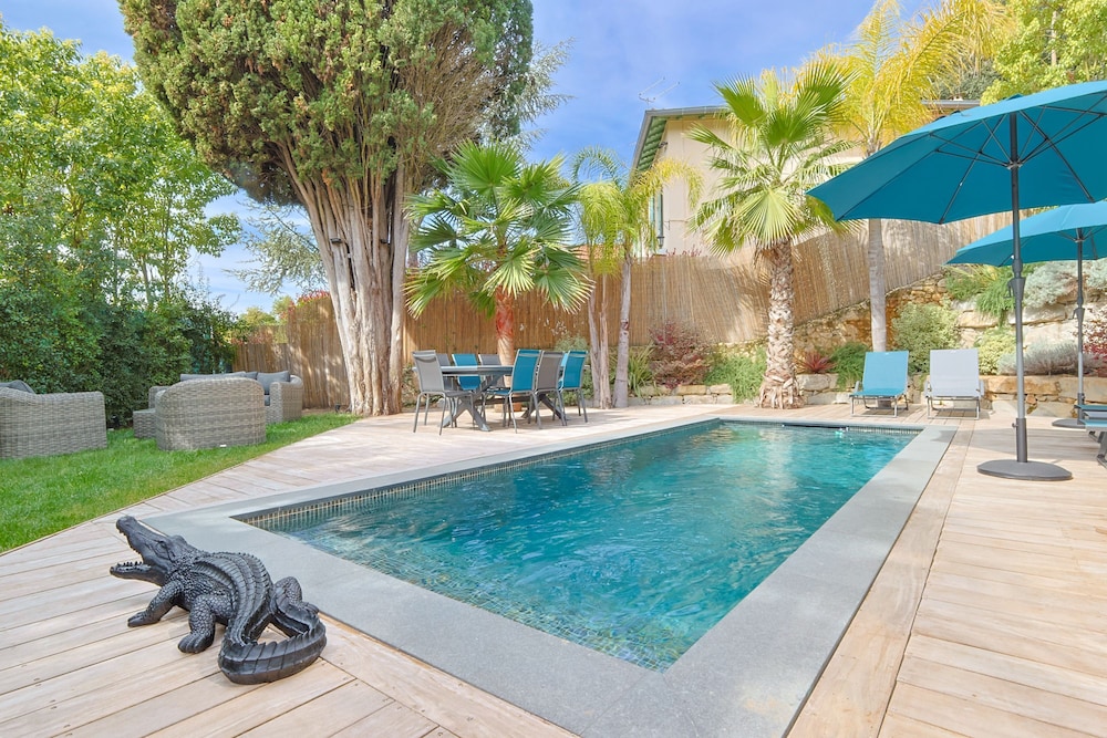 Villa Deva - 5 Bedrooms - Heated Pool