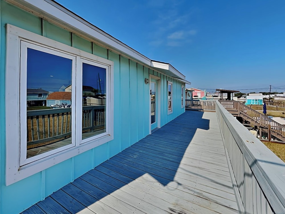 Aransas Bay Getaway by Miss Kitty’s