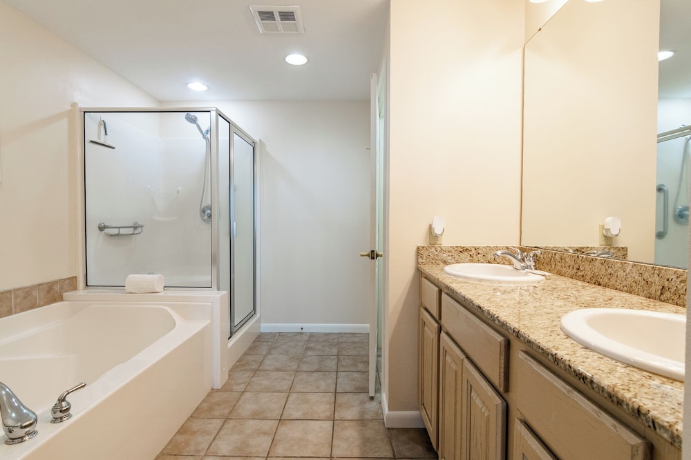 Beachview Condo in Legacy Tower 1 -603 - Fully Furnished 3 Bedroom 2 Bathroom