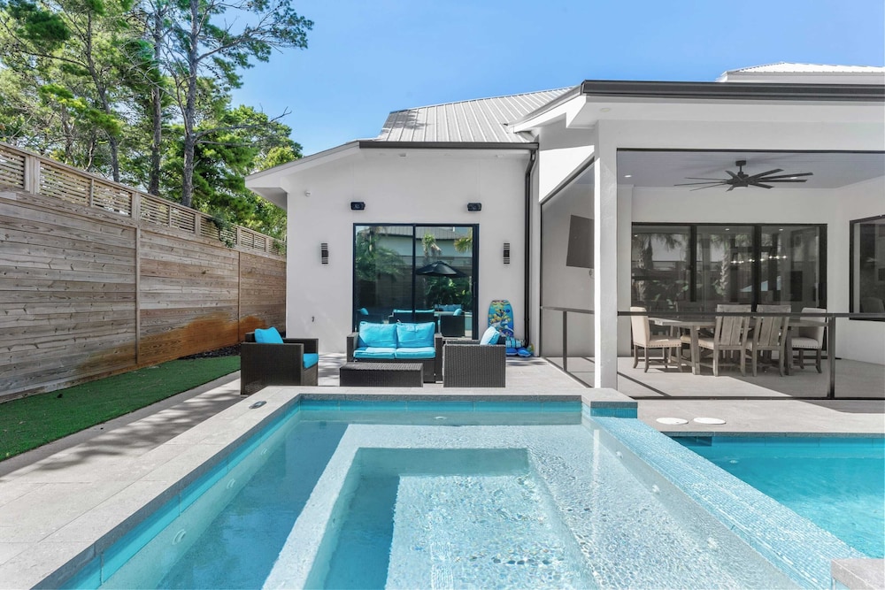 30A Happy by the Sea by Avantstay Pool, Golf Cart, Bikes