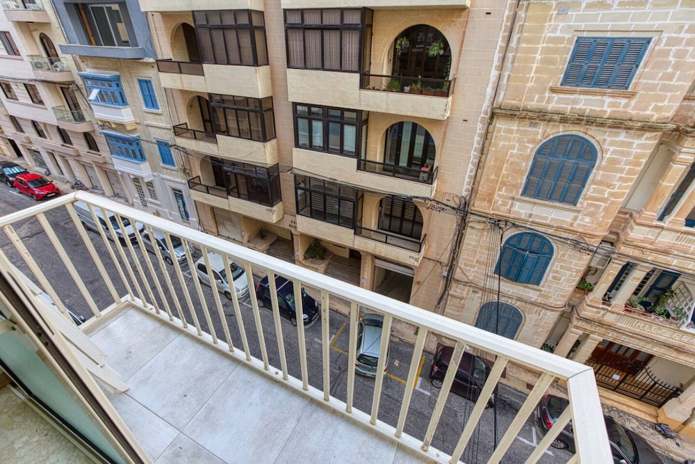 Benny s Seaside Escape Sliema