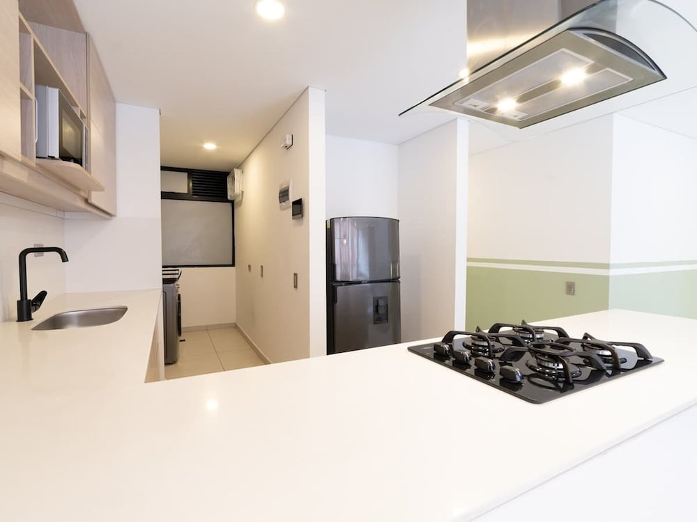Panoramic 3 BR w Balcony in Laureles Medell n