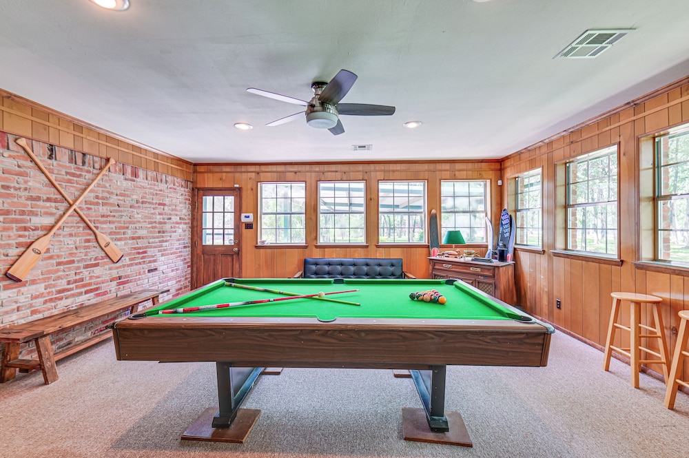 Home w/ Lake Texoma View, Game Room & Bar