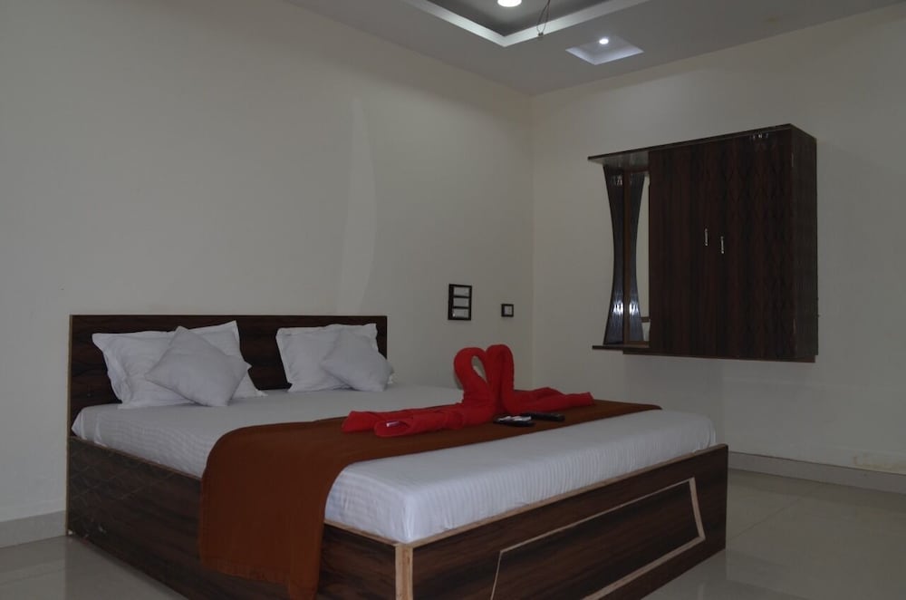 Sidhivinayak Resort Devbag Sangam Beach