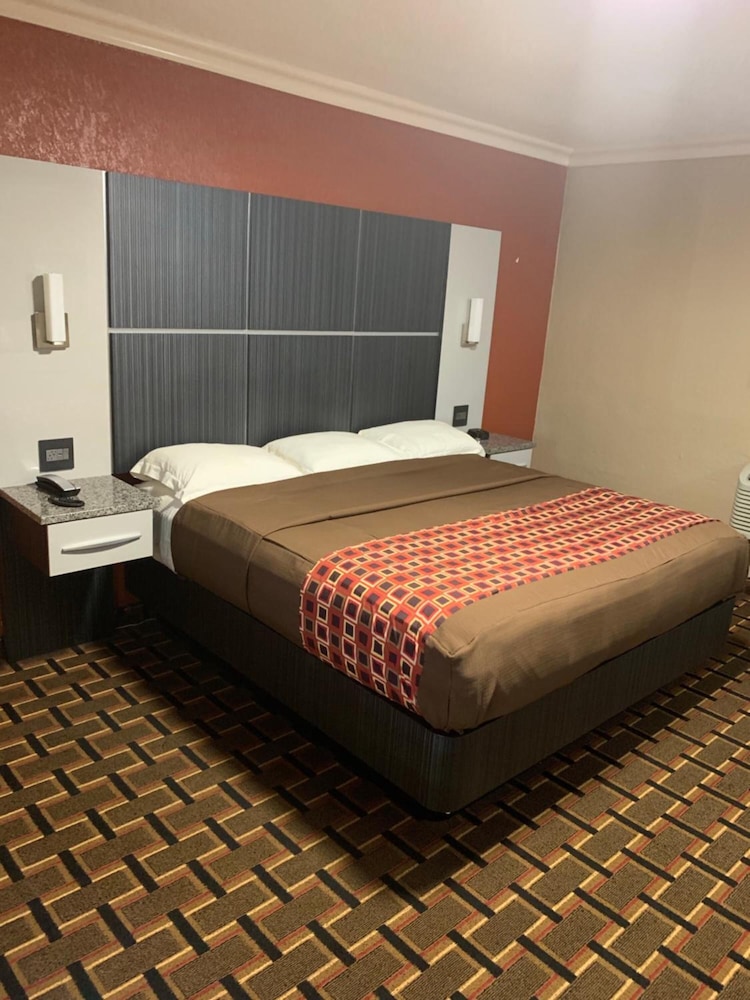 Budget Inn