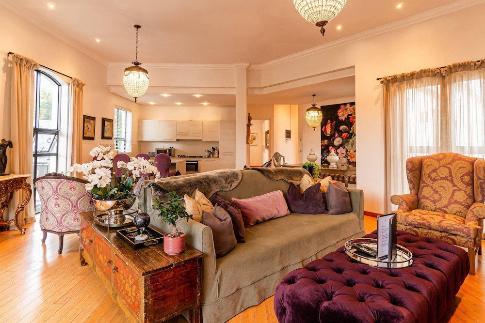The Ivy Apartments