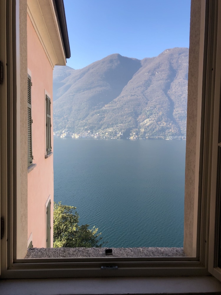 Villa Giudici Luxury app on the Lake view 2