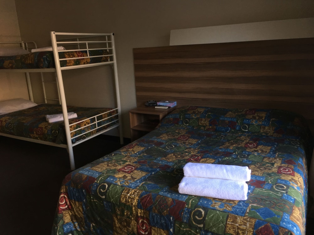 Red Cedars Motel