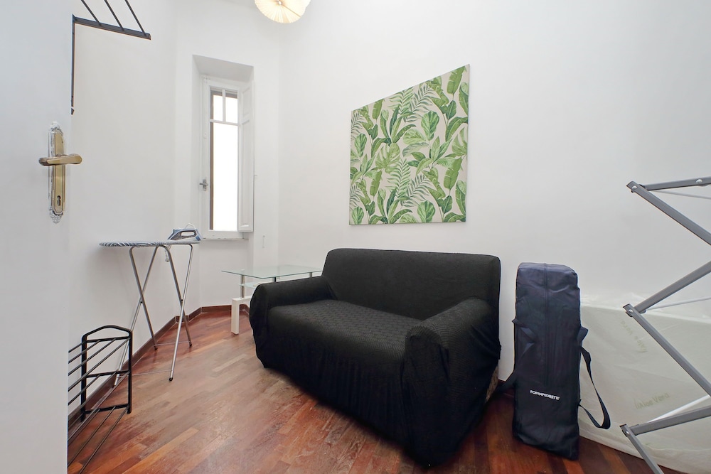 Giuliana Giant Apartment