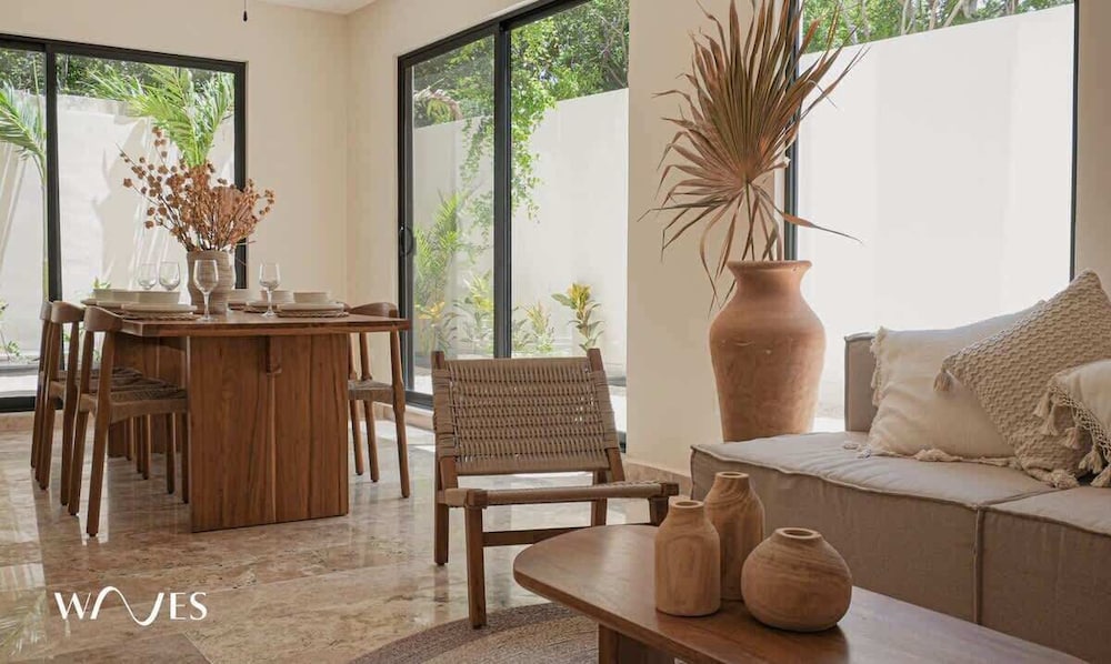 Exclusive Apt. W/private Pool + Surround Speakers