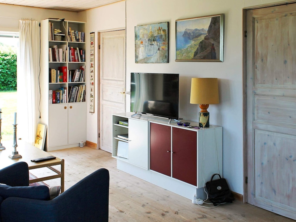 Cozy Holiday Home in Gudhjem near Golf Course view 4