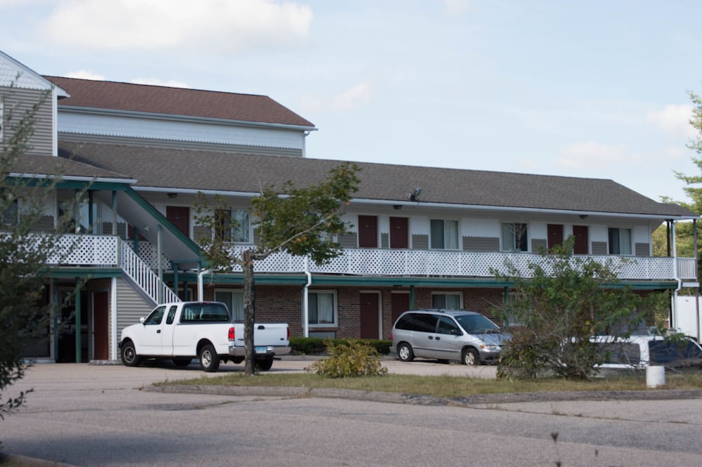 Budget Inn North Stonington view 4