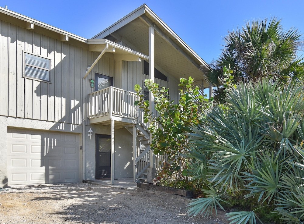 Sunnyside Up Townhome at Sea Dunes - Ocean View Next to Pool - B6 Up view 3