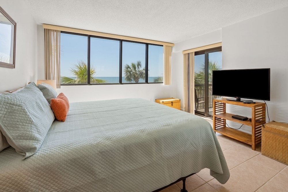 Shoreham Towers 2c 3 Bedroom Condo by RedAwning view 4