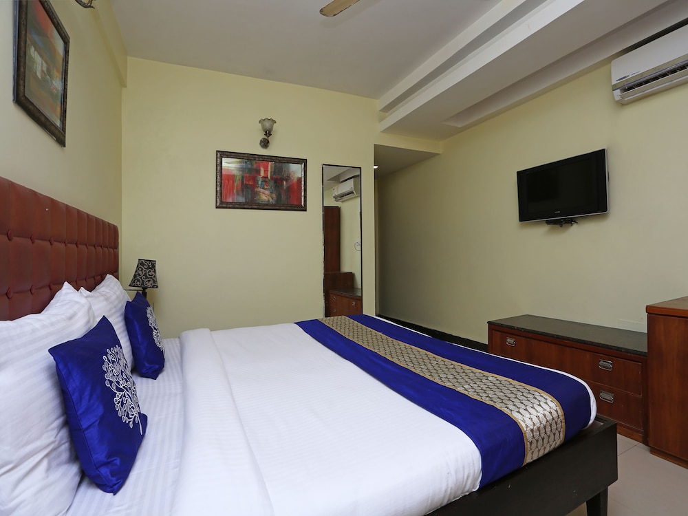 Capital O 1463 Surya Beach Inn