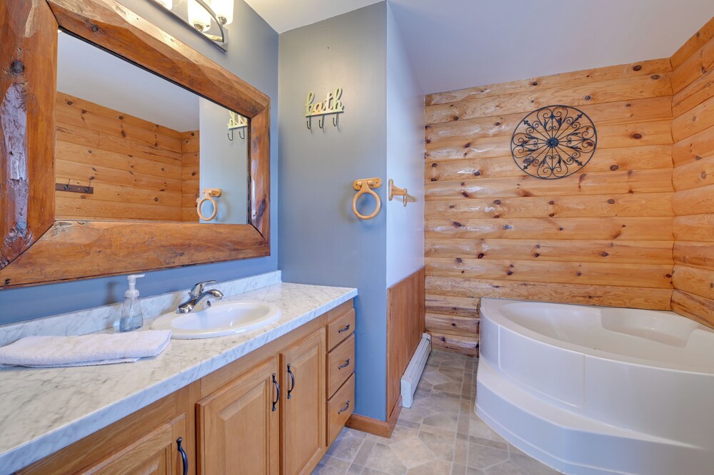 Steps From Lake George! 8-acre Home w/ Dock Access