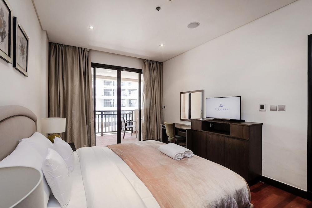 Exotic Apartments at Royal Amwaj