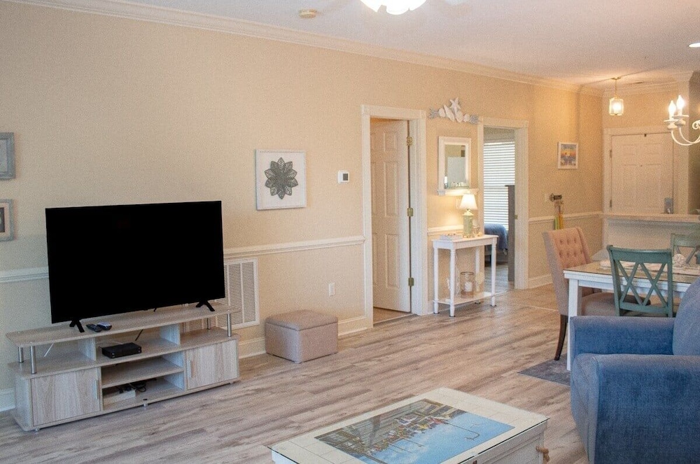 Magnolia Pointe 4801-202 2 Bedroom Condo