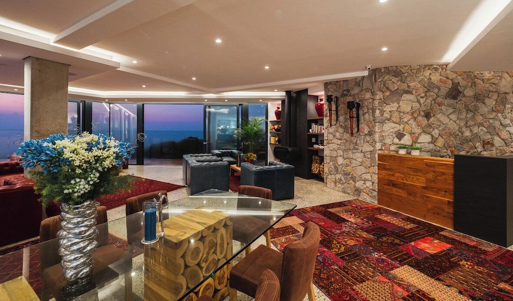 Boutique Ocean Views incorporating Wend