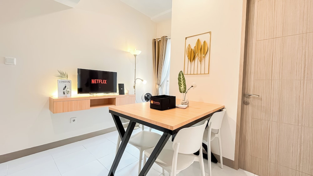 White Toned Style 2Br Tokyo Riverside Pik 2 Apartment