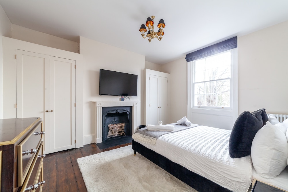 Modern & Stylish House in Deptford