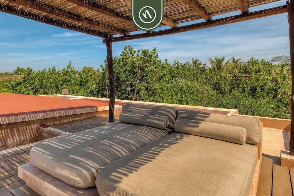 Stunning Two-bedroom Ocean View House - Mazul