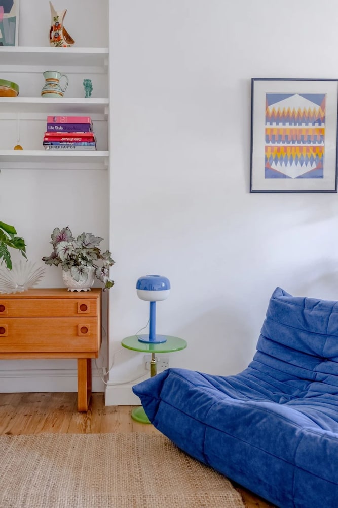 Unique Vintage-style 3BD Flat - Dalston