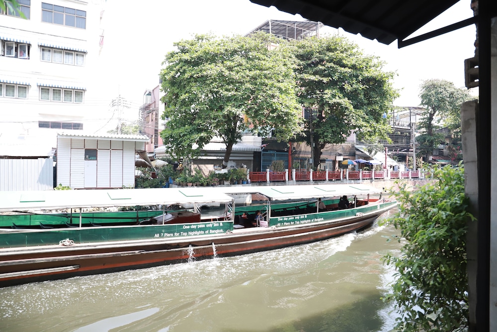The Cube Hostel Khaosan