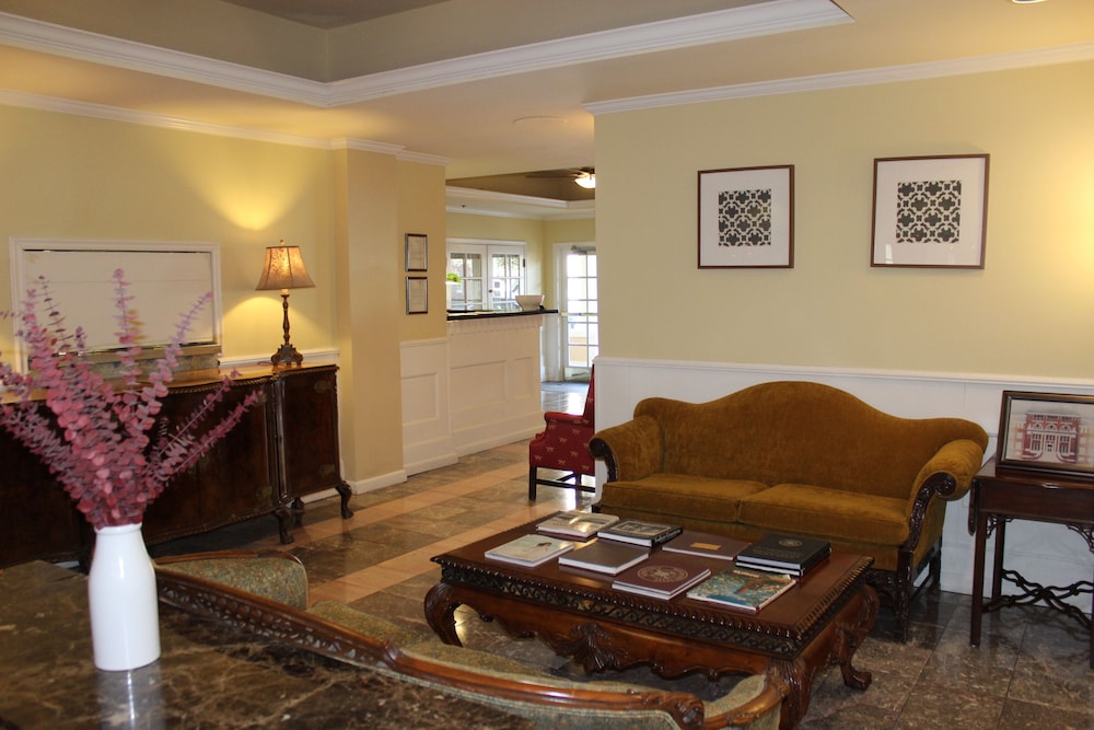 Columbus Vacations - Hotel Chester - Property Image 4