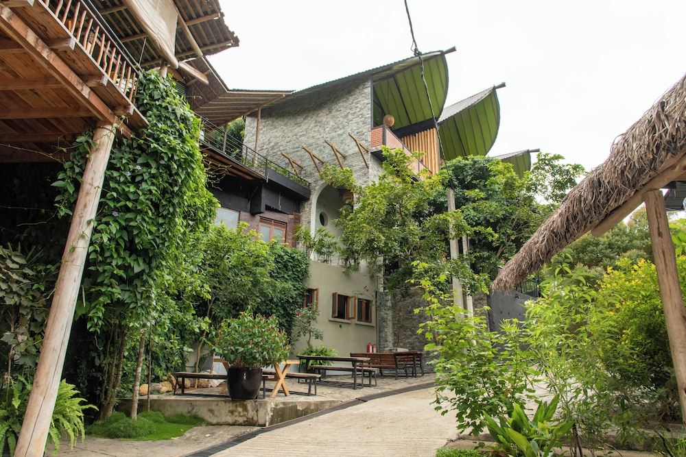 O2 Villas Ella