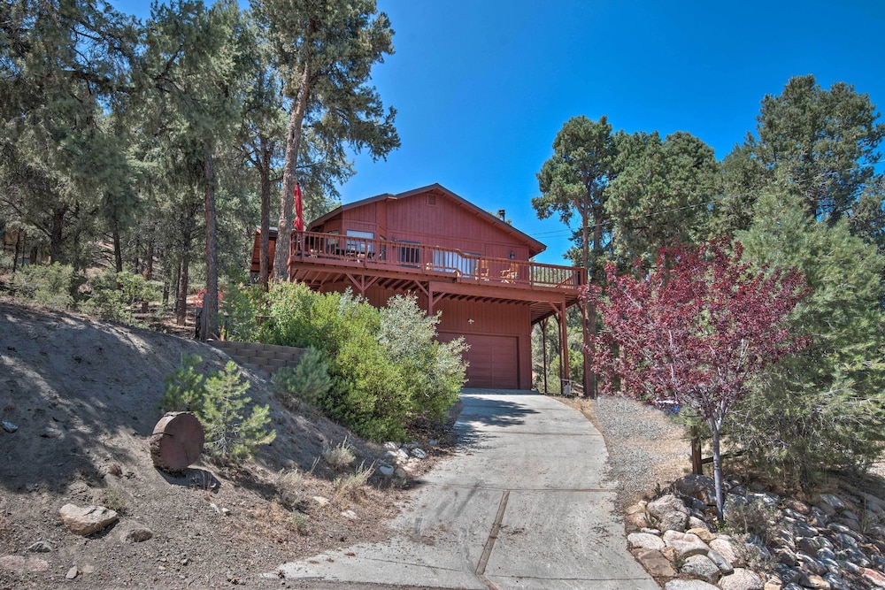 Cozy Pine Mountain Cabin: Hike, Bike, Fish Nearby! view 4
