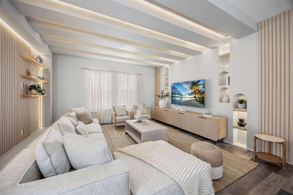 Dream Home Steps from Emerald Beach