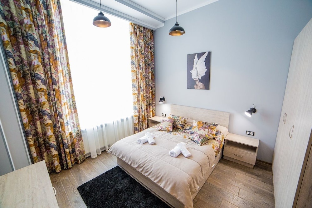 Apart-hotel on sqr. Market view 3