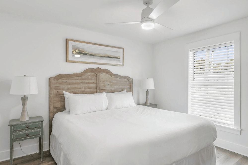 30A Beach Music by Avantstay Pool w/ Gulf Views Golf Cart