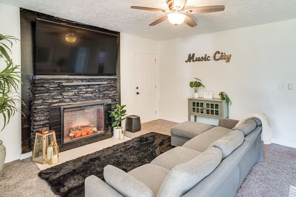 7 Mi to Broadway: Cozy, Quiet Whites Creek Retreat