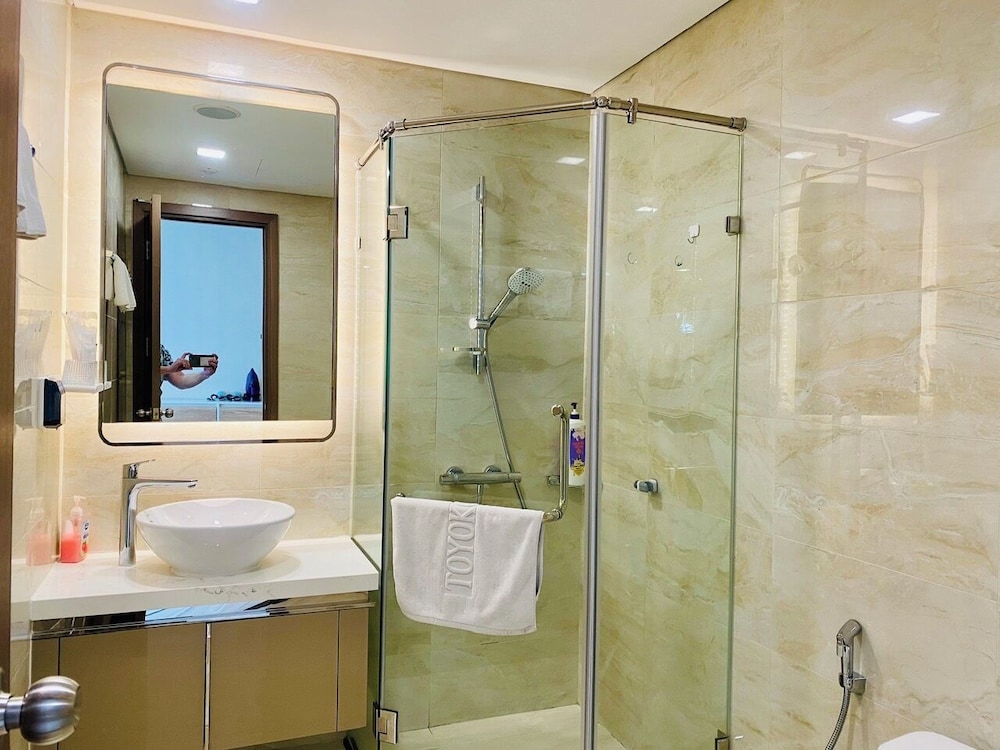 Serenity Serviced Apartments-Landmark 81