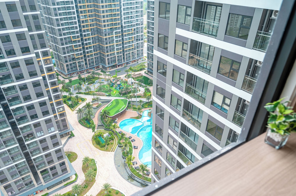 LA Nest 2BR WeeklyMonthly big deal GH2