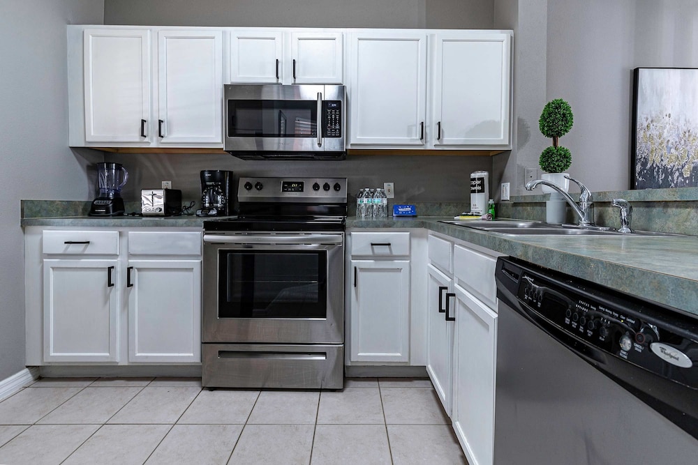 Cozy Family 3BR Townhouse Perfect Stay for 6 Guests