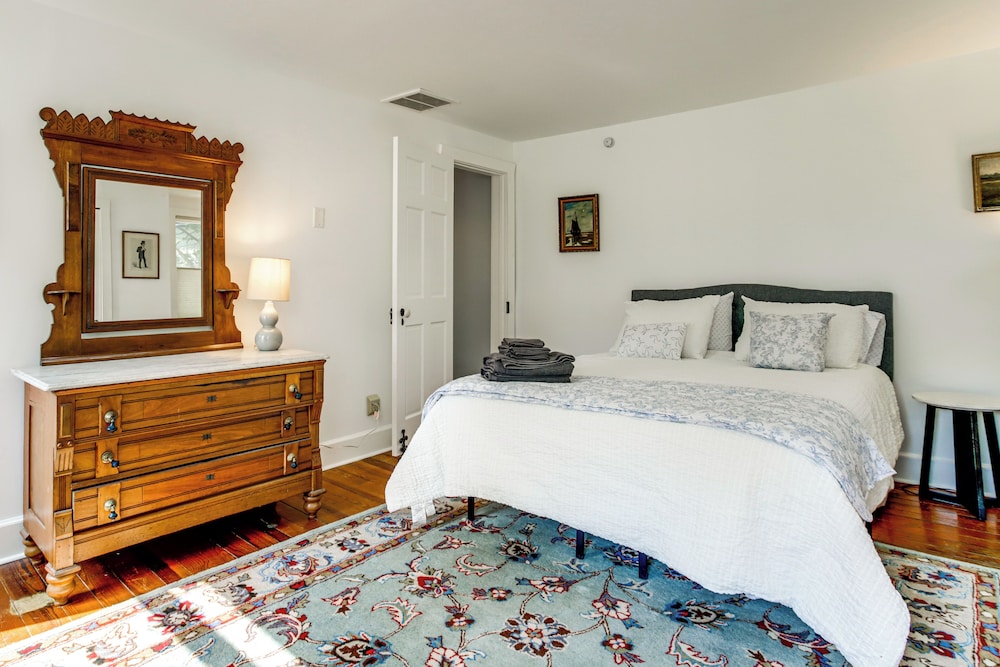 Charming Victorian Farmhouse on Historic Main St