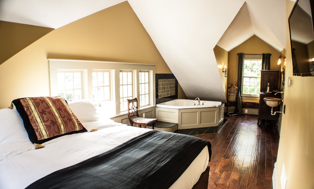 Judson Heath Colonial Inn