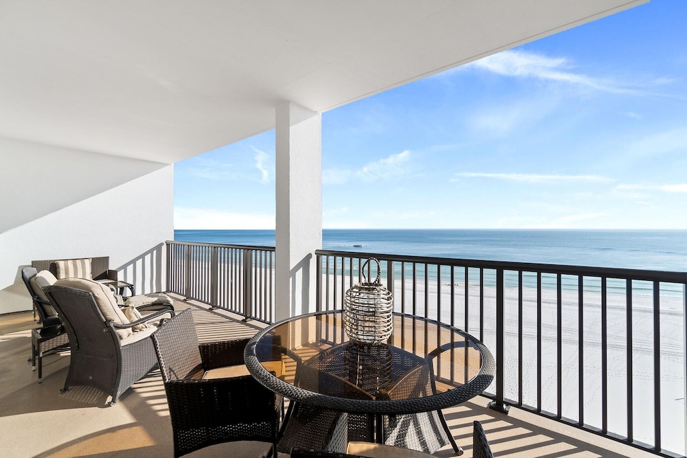 The Palms West 813