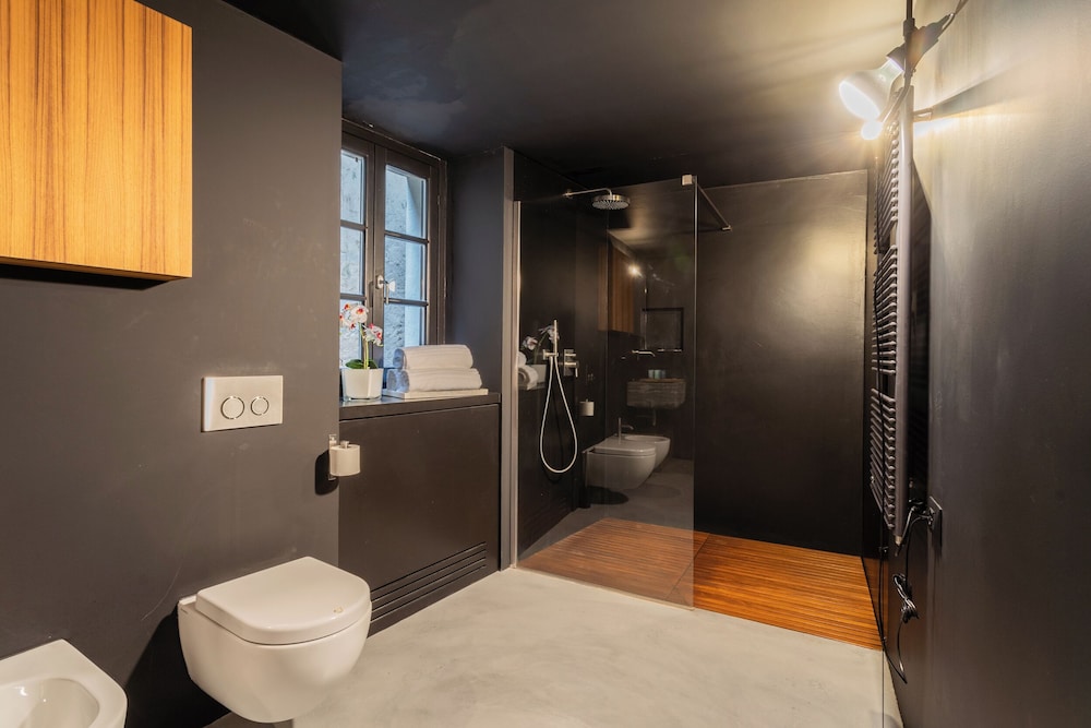 Shades Of Como With Private Terrace by Rent all Como