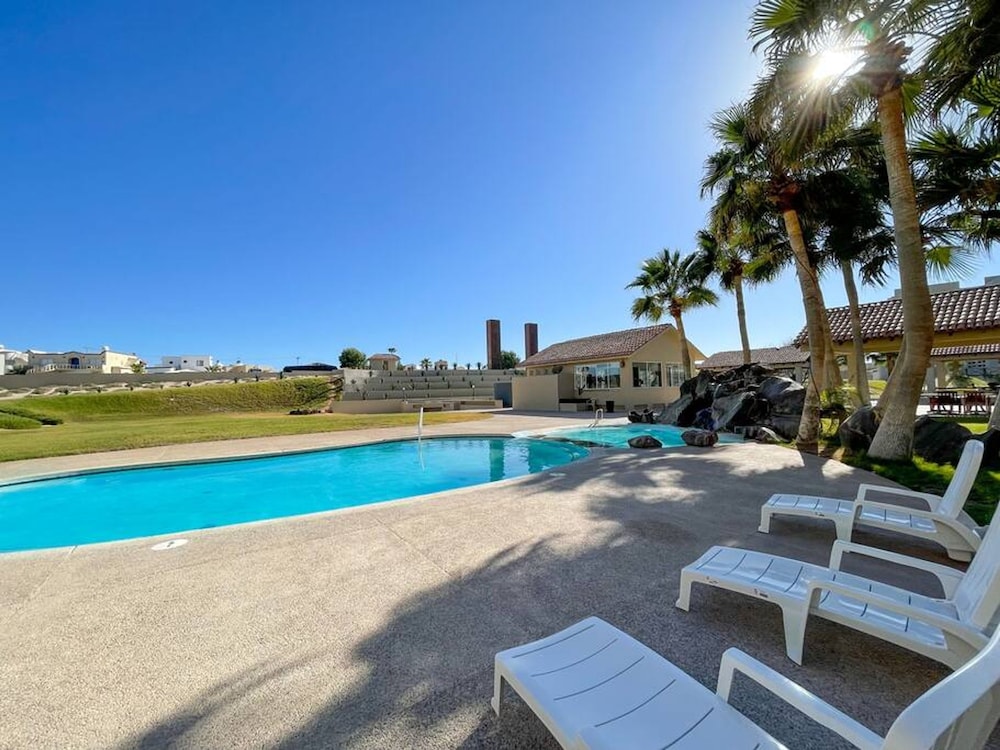 Glamorous Fully Equipped Condo With Amazing Sunset