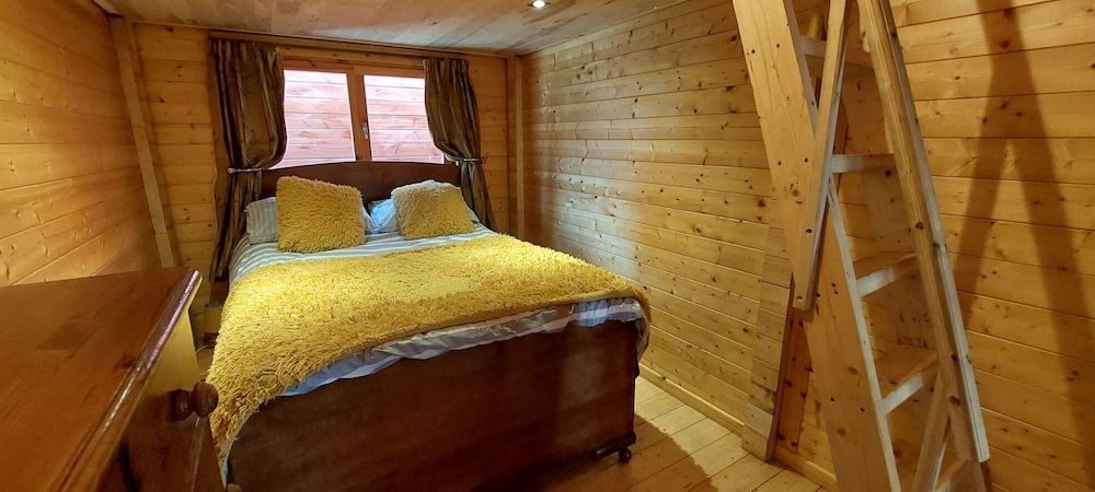 Rustic Retreat in Retford view 3