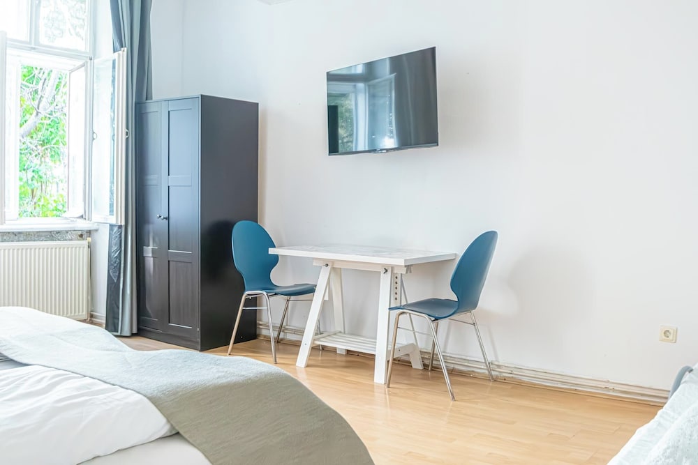 Modern 2BR Apt Longstay Sleeps 5