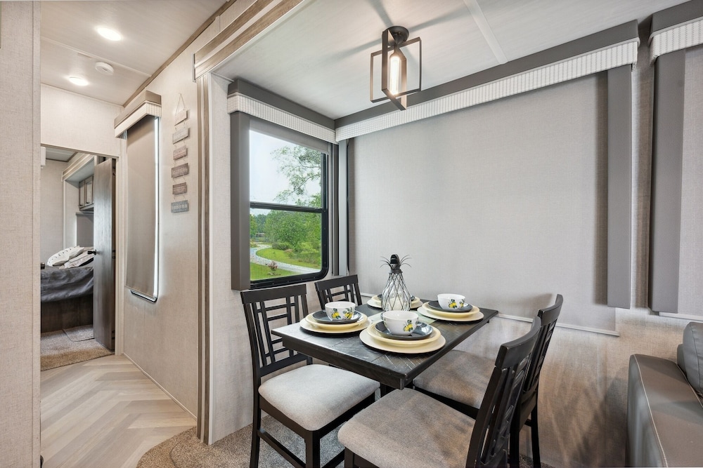 Lakeside Retreat On Neely Henry Lake 1 Bedroom Villa by RedAwning - Property Image 38