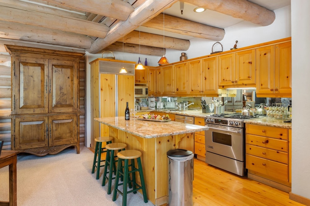 Pine Inn at Trail's End Lodge - Three Bedroom Residence with Spa #3 3 Condo