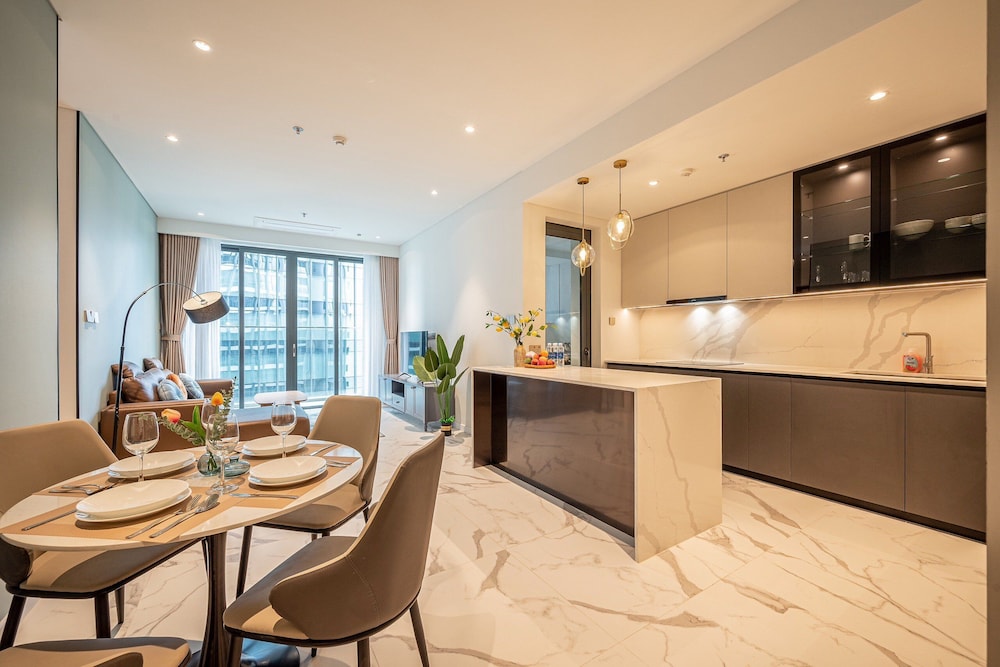 DongDong Apartment The Metropole