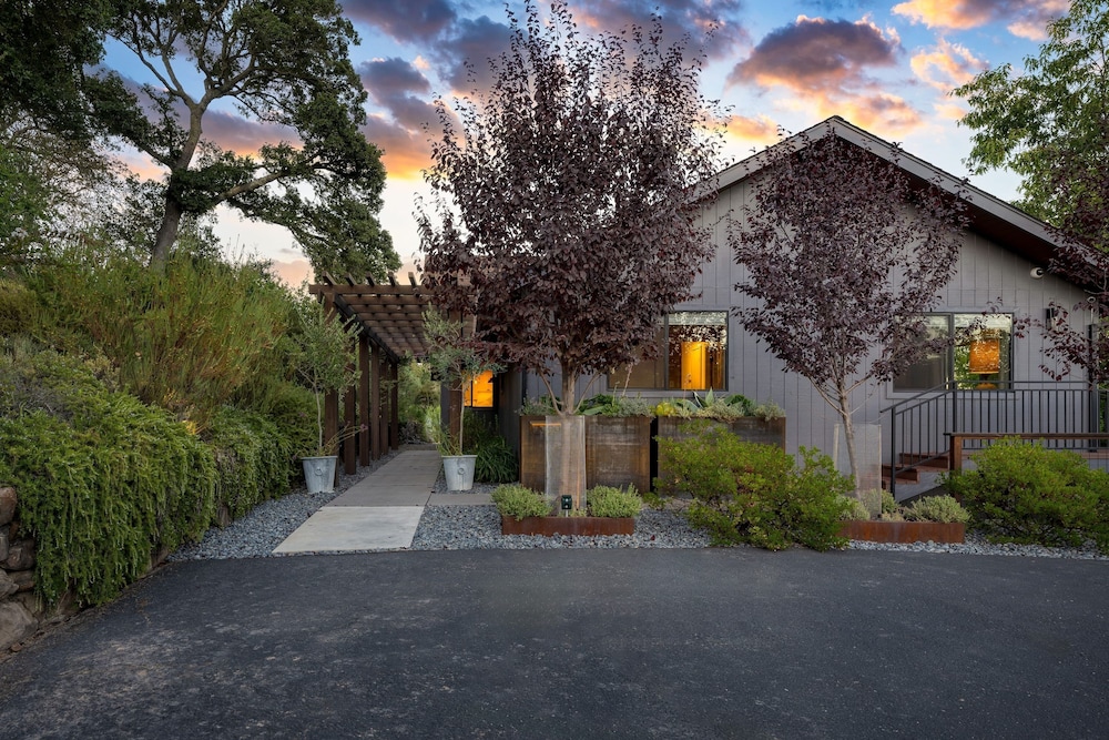Kenwood Vista by Avantstay 7acres w Pool Fire Pit Vineyard Views