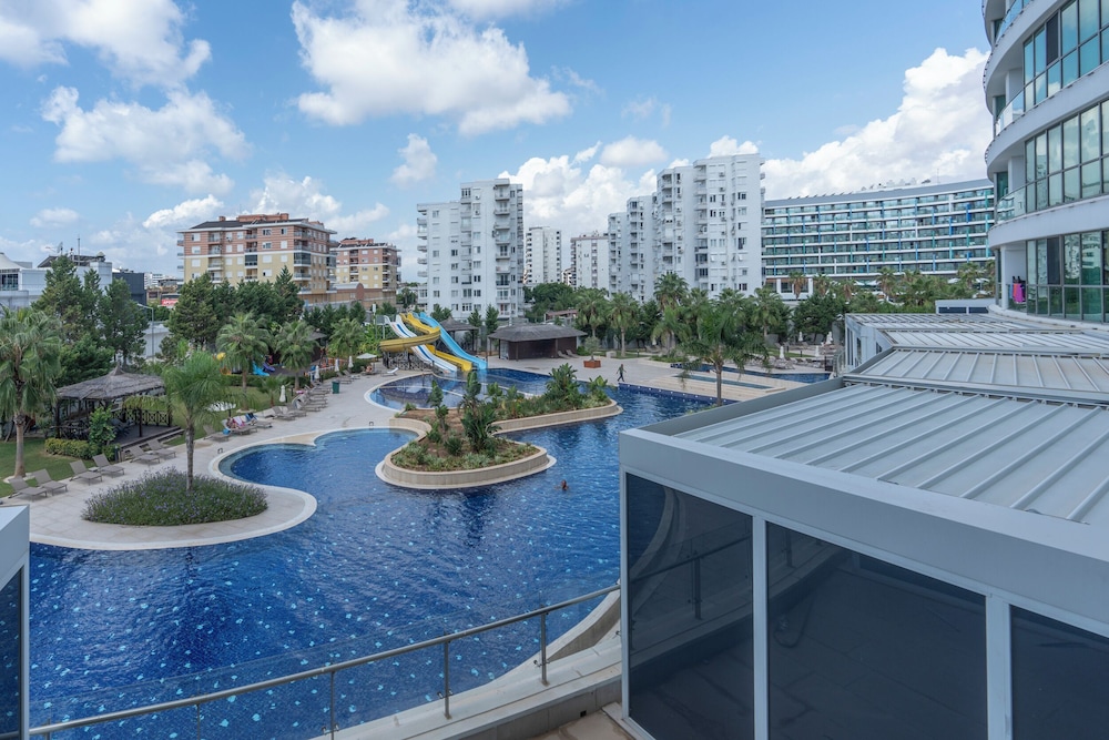 Maxi Sirius Town